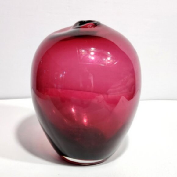 Vingtage 5.5” Hand-Blown Pilgrim Cranberry Art Glass Style Bud Vase - Picture 2 of 7
